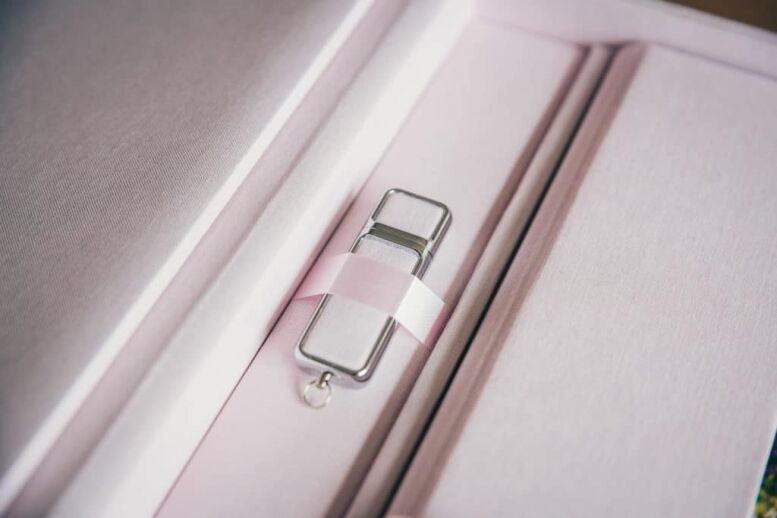 Album-Box-Set-10x10-Exclusive-P1-A47_10 Album Showcase Storybook Wedding Album