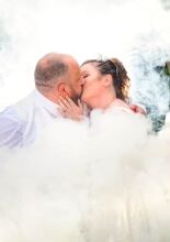 creative_wedding_photography_with_smoke_grenades_9